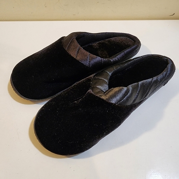 ISOTONER black Arch Contour memory foam Black Slippers size 7.5-8 - Picture 8 of 12